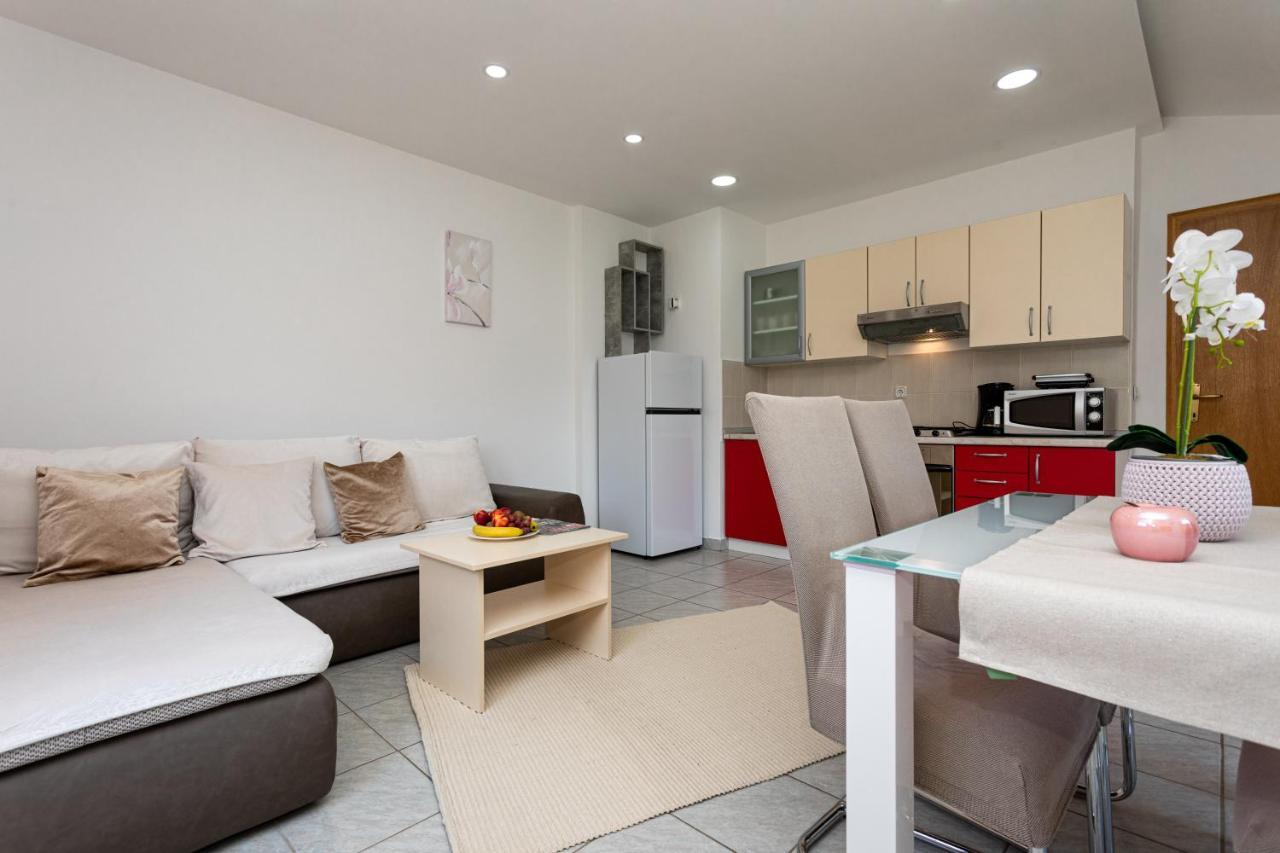 Apartments La Natalli Baška Εξωτερικό φωτογραφία